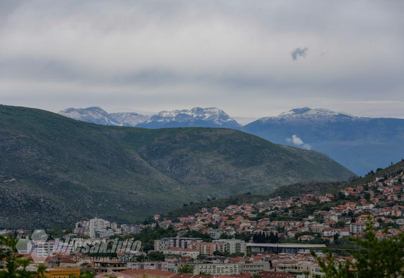 Snijeg zabijelio vrhove oko Mostara